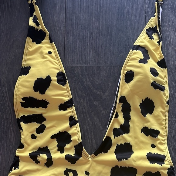 Leopard One Piece Wraparound Swimsuit Thong style bottom half like new sims Smal - Picture 5 of 7